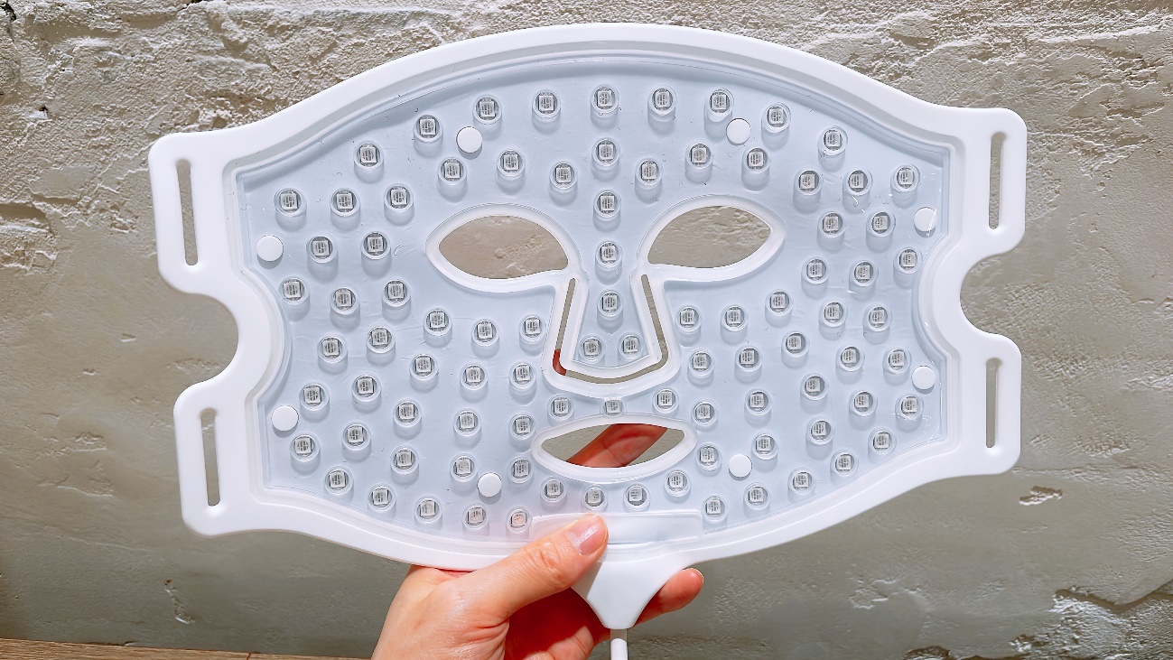 自宅でコラーゲンマシンが受けられる美顔器？！英国初のLEDマスク